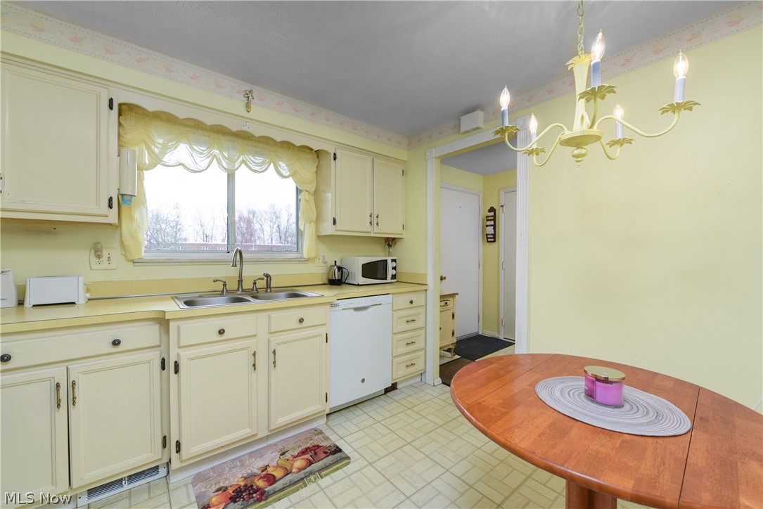 6480 State Road, Unit F8 Parma, OH 44134 - Photo 14 of 29 Gallery Image 14