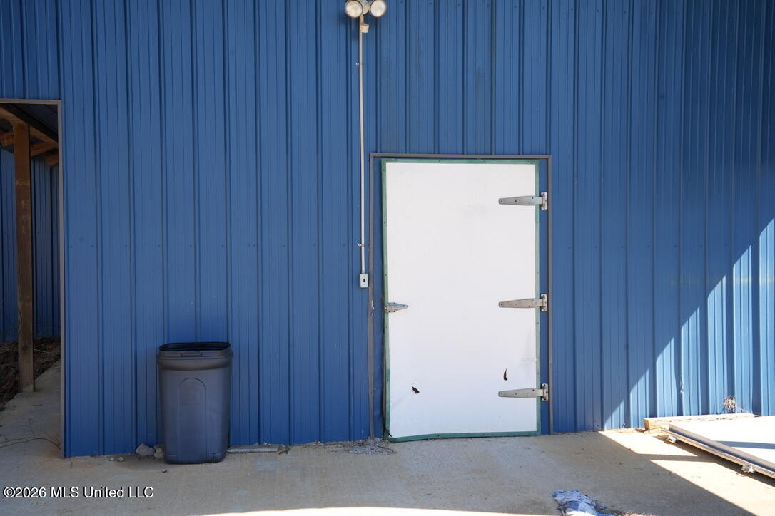 3037 Hickory Fellowship Road Hickory, MS 39332 - Photo 7 of 38 720C11C8-2B8A-40BB-81AE-83D44BFA9FE3_1_1
