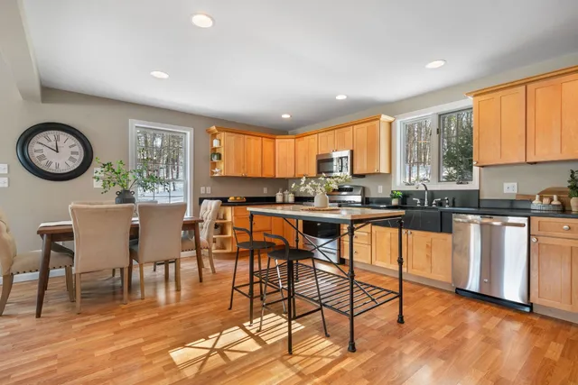 $675,000 | 71 Island Pond Road, Derry, NH 03038