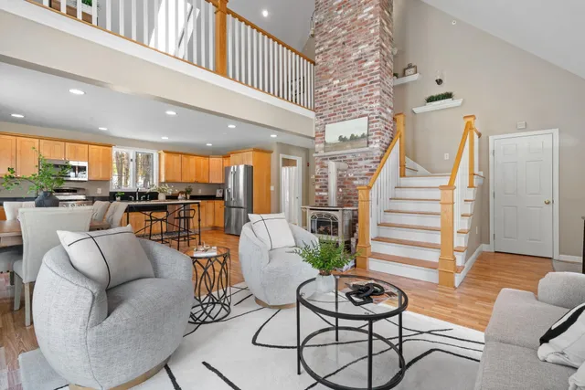 $675,000 | 71 Island Pond Road, Derry, NH 03038