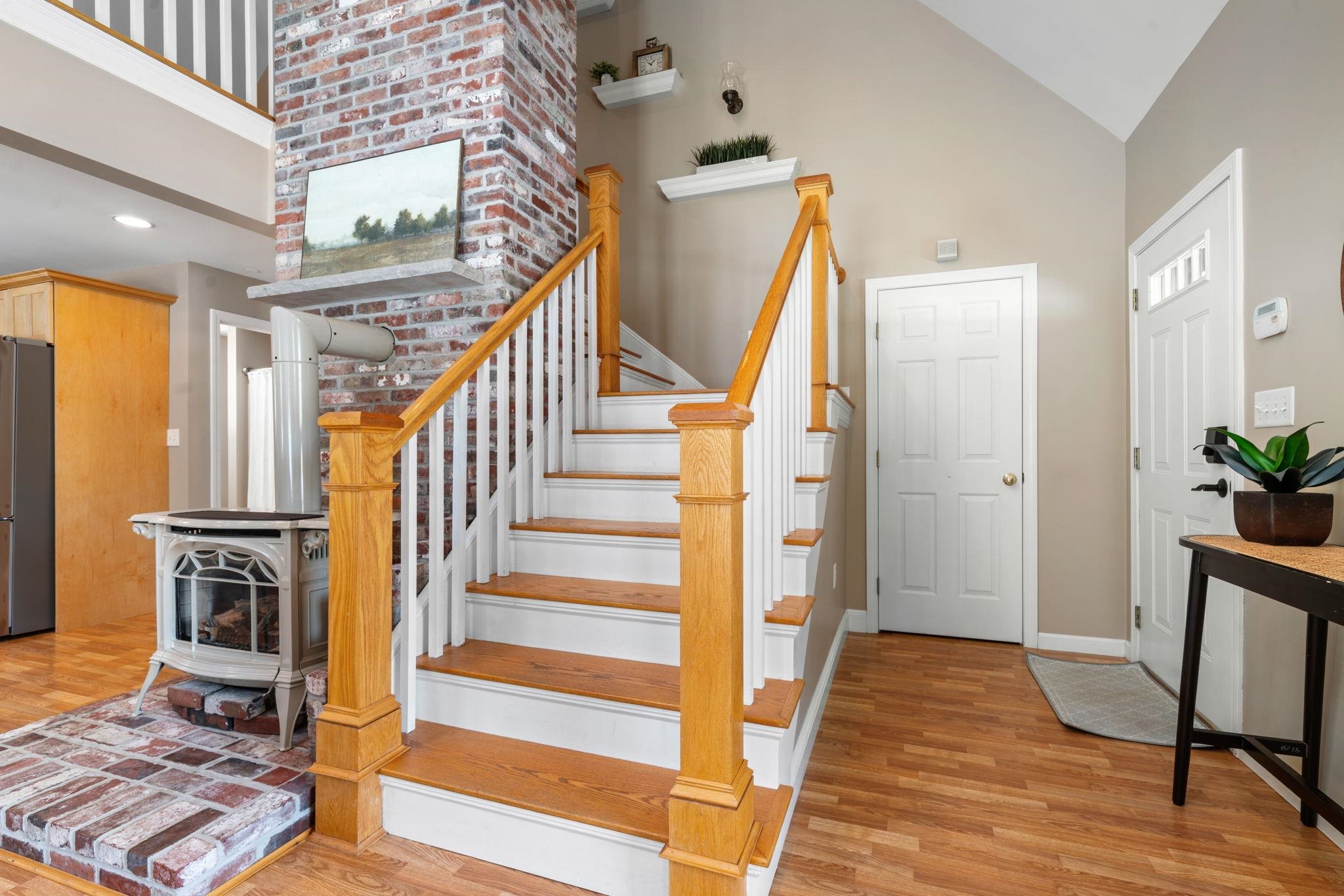 71 Island Pond Road Derry, NH 03038 - Photo 21 of 57