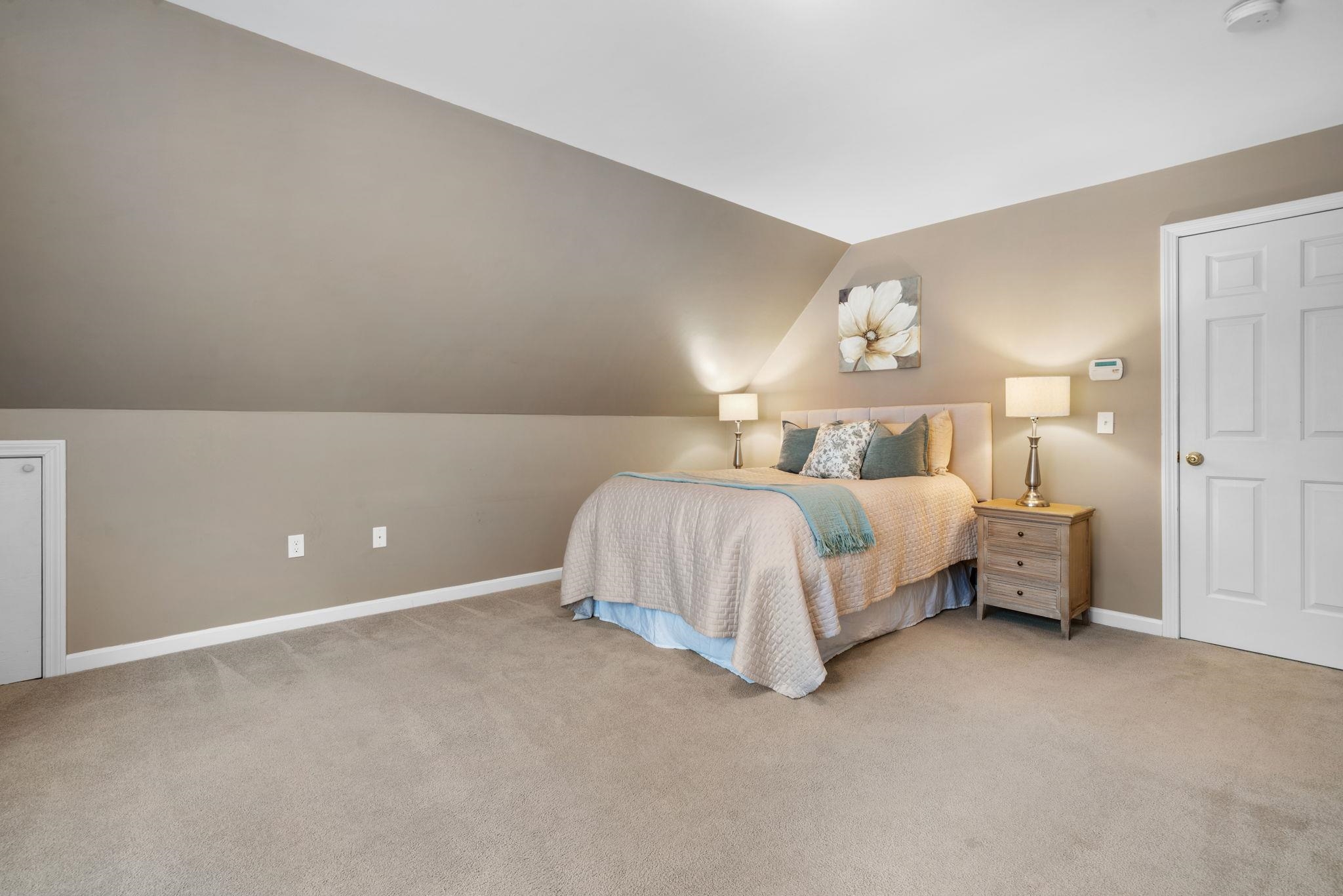 71 Island Pond Road Derry, NH 03038 - Photo 28 of 57