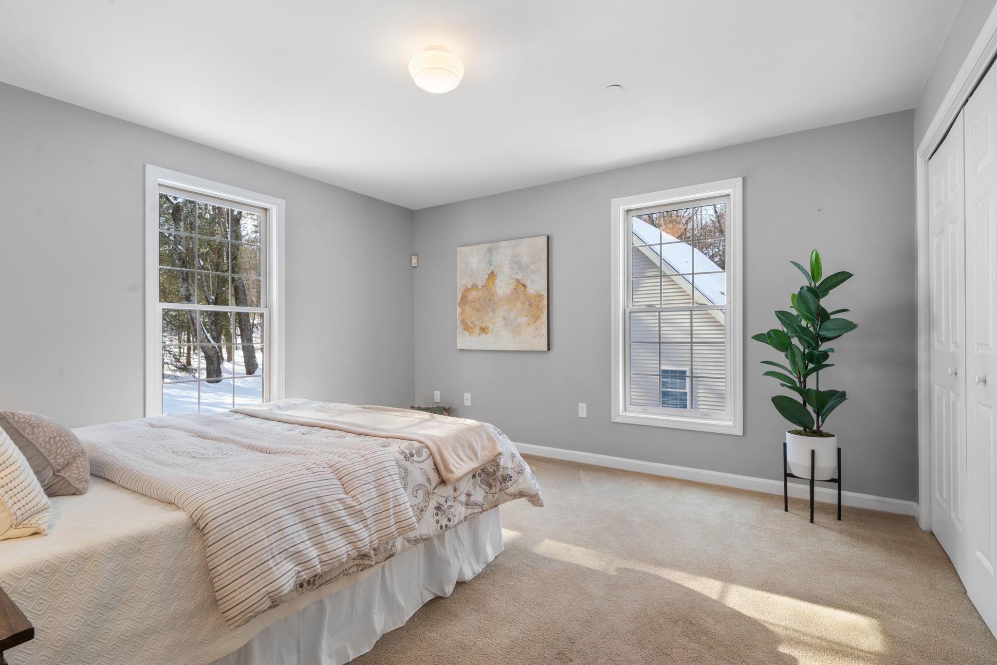 71 Island Pond Road Derry, NH 03038 - Photo 33 of 57