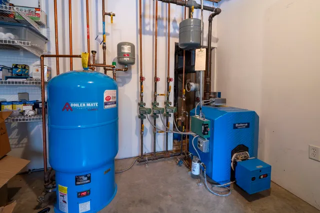 $675,000 | 71 Island Pond Road, Derry, NH 03038