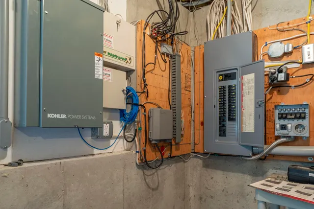 $675,000 | 71 Island Pond Road, Derry, NH 03038