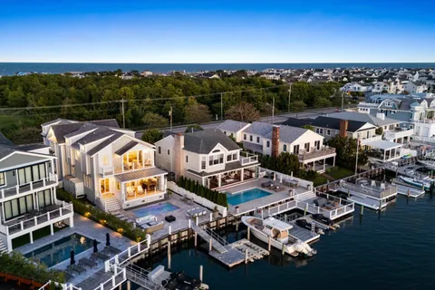 $9,995,000 | 11501 Paradise Drive, Stone Harbor, NJ 08247