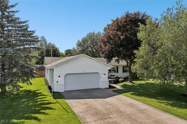 $300,000 | 1304 State Road, Wadsworth, OH 44281