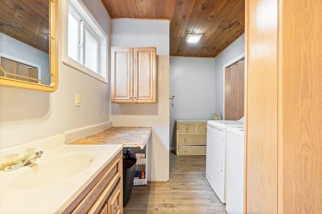 376 Worcester Road, Unit 8 Charlton, MA 01507 - Photo 11 of 17 Gallery Image 11