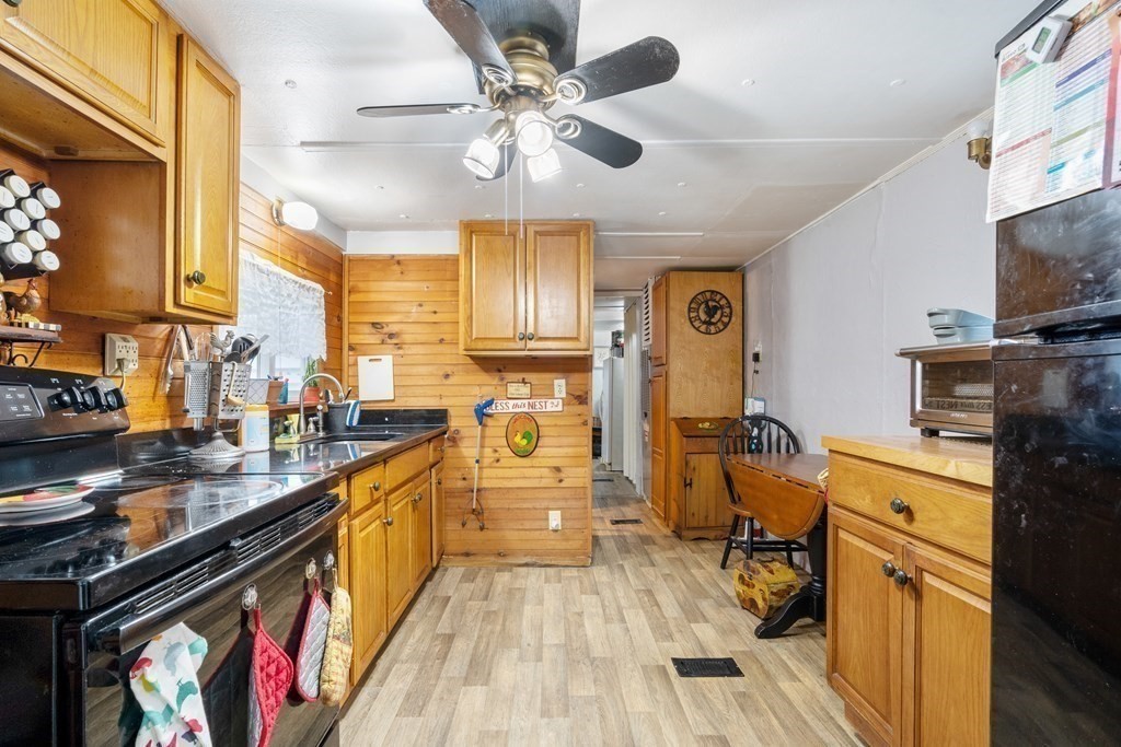 376 Worcester Road, Unit 8 Charlton, MA 01507 - Photo 3 of 17 Gallery Image 3