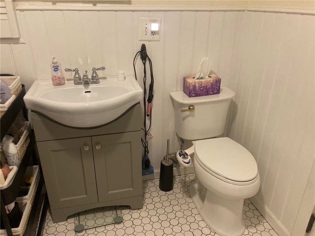 29 Mt Hygeia Road Foster, RI 02825 - Photo 8 of 25 full bath