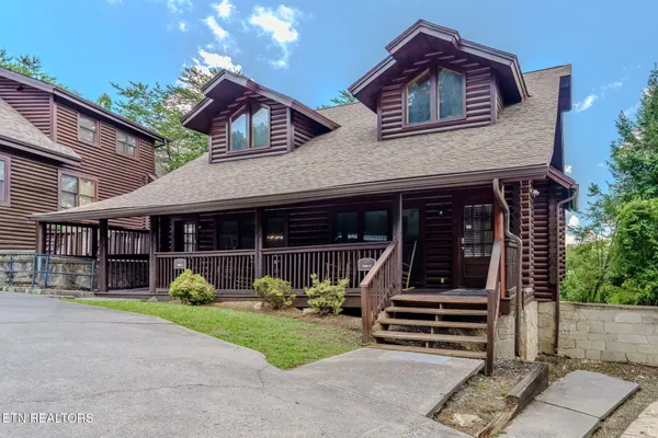 $546,999 | 741 Golf View Boulevard, Pigeon Forge, TN 37863