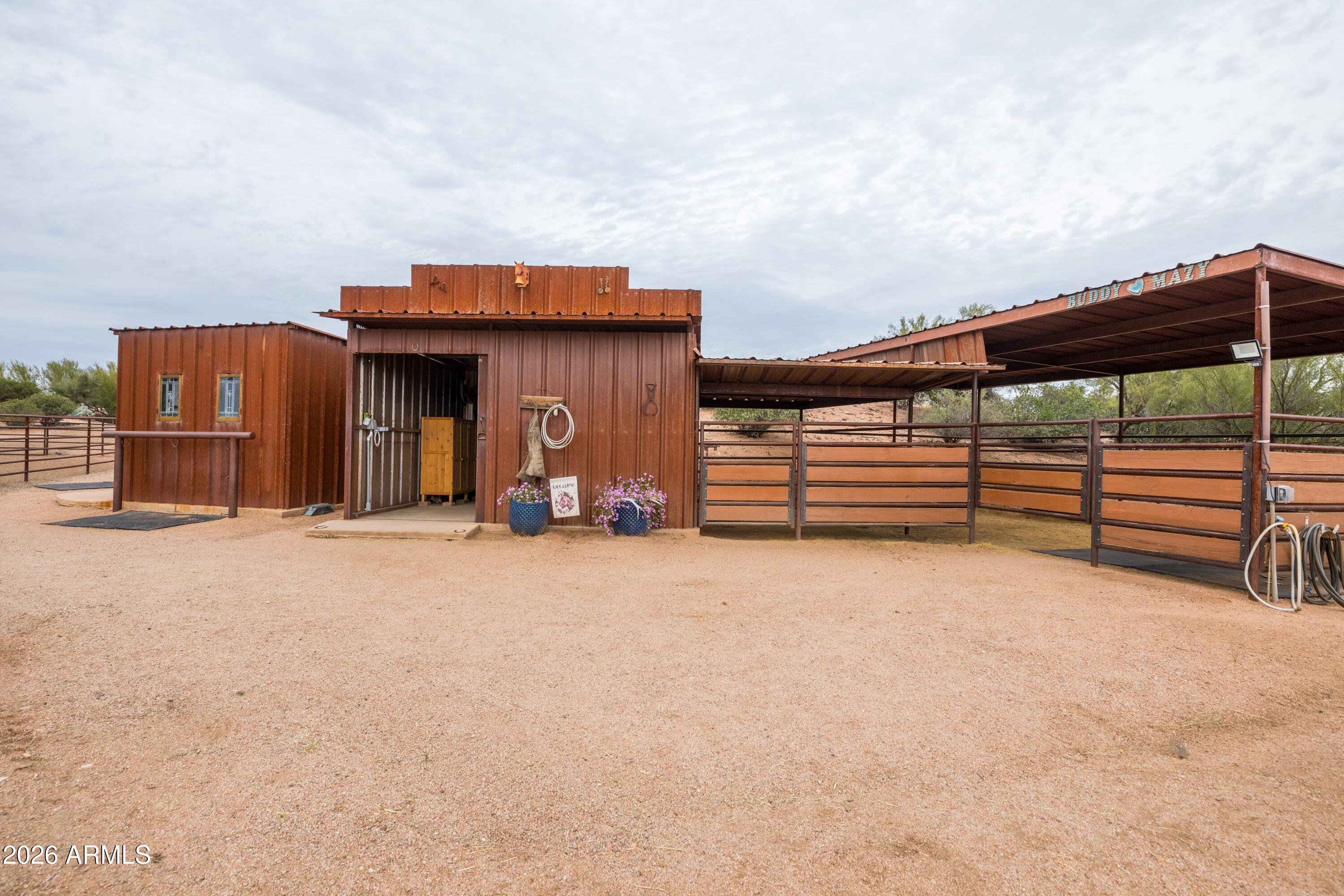13906 East Montello Road Scottsdale, AZ 85262 - Photo 9 of 110 Horse Set Up