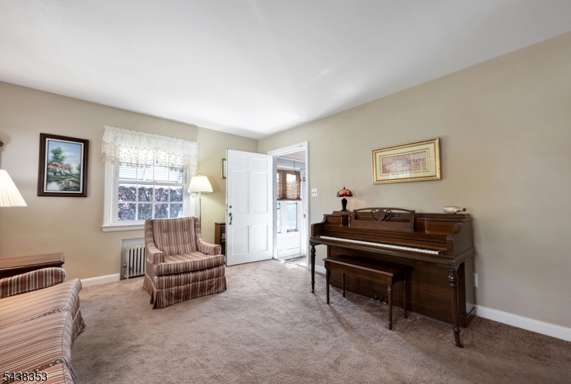 65 Harding Avenue Totowa, NJ 07512 - Photo 9 of 36