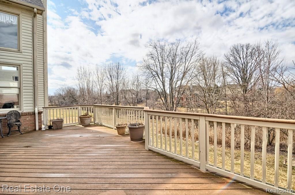 3741 Inverness Drive Rochester, MI 48306 - Photo 37 of 40 Deck_2nd_View.jpg