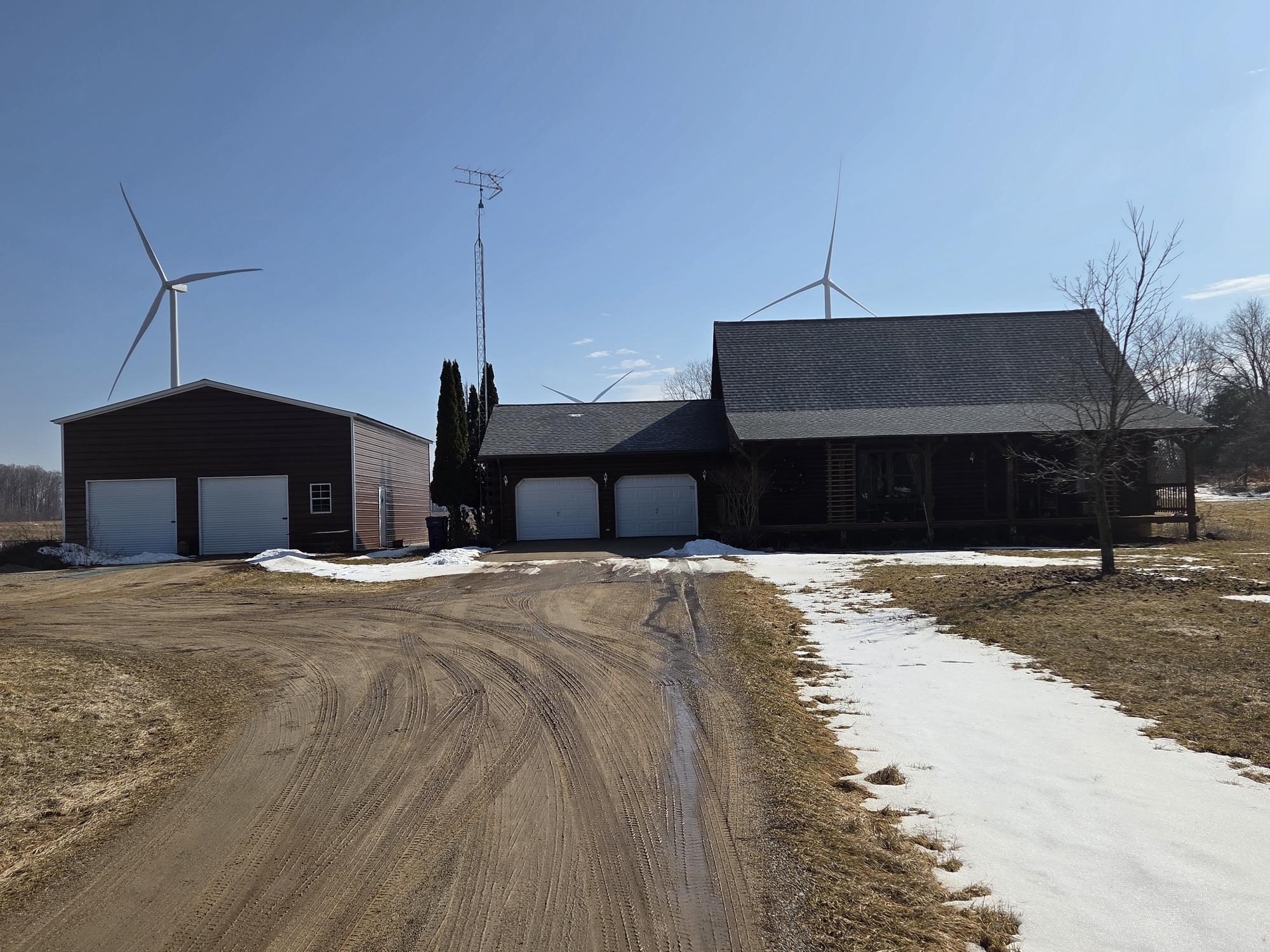 2264 North Littlefield Road Weidman, MI 48893 - Photo 1 of 38