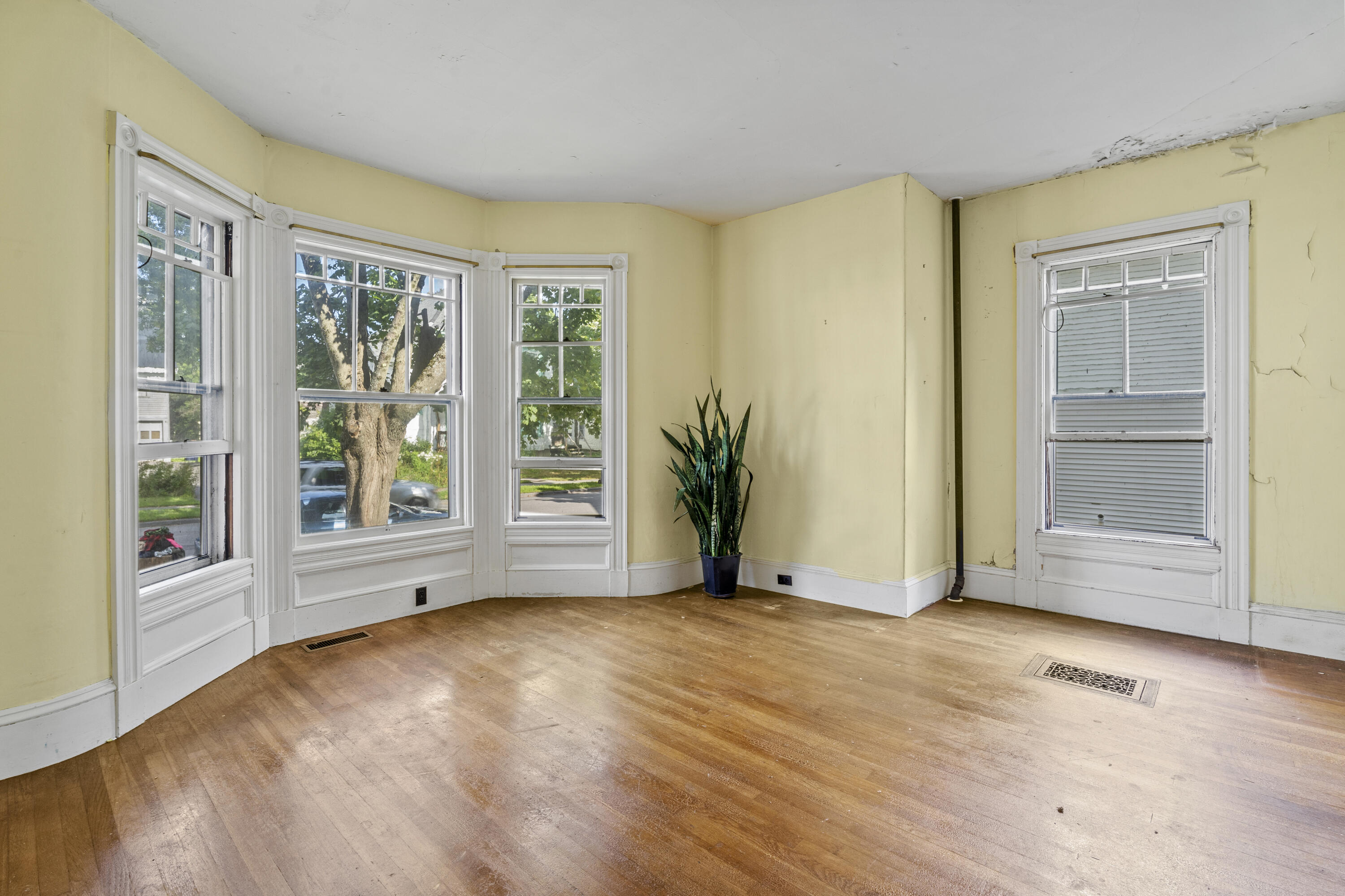 80 Maple Street Bangor, ME 04401 - Photo 7 of 55 DSC02176