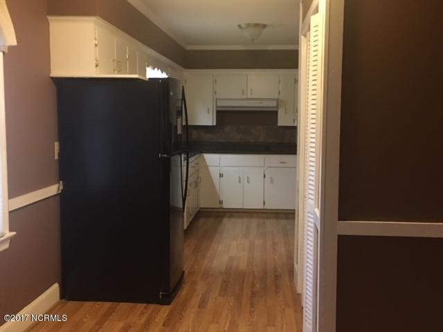 700 Raleigh Road Clinton, NC 28328 - Photo 6 of 16 IMG_5868