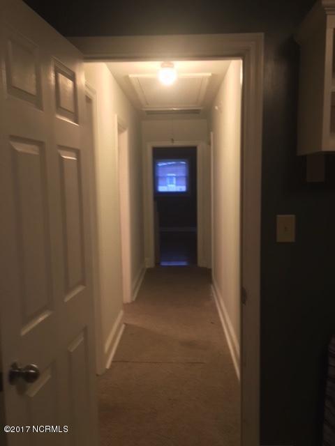 700 Raleigh Road Clinton, NC 28328 - Photo 7 of 16 Image 12-7-17 at 9.52 AM