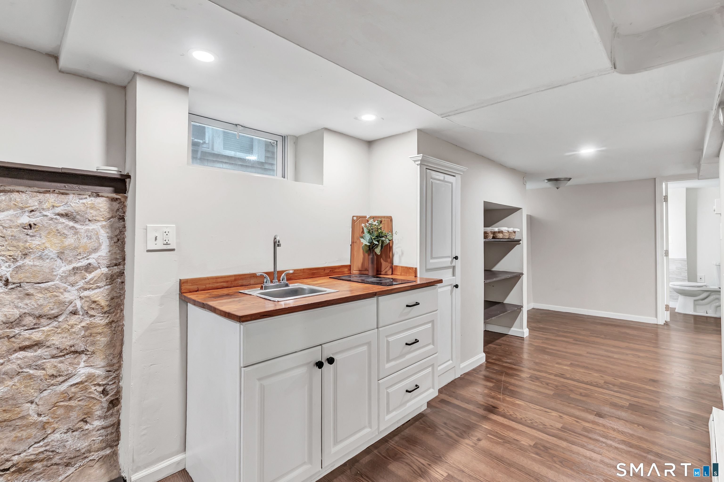 12 Violet Street Hamden, CT 06517 - Photo 22 of 39