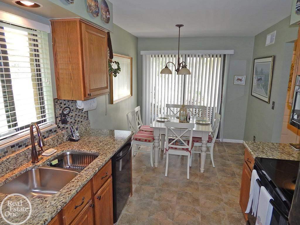 987 Wexford Way Rochester Hills, MI 48307 - Photo 13 of 27