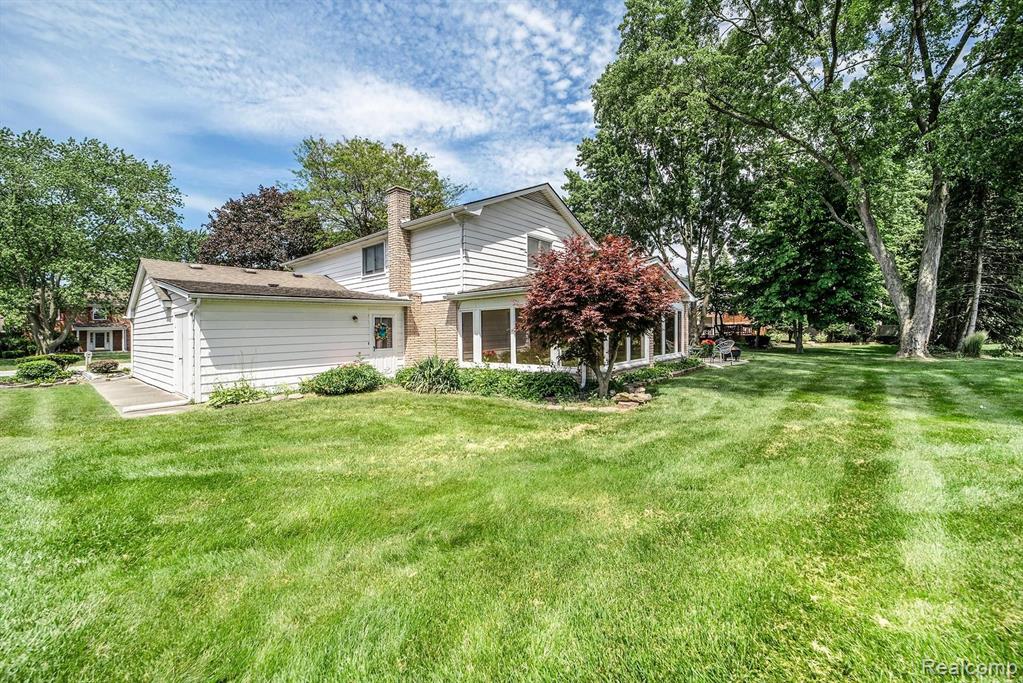 35955 Charter Crest Road Farmington Hills, MI 48335 - Photo 38 of 44