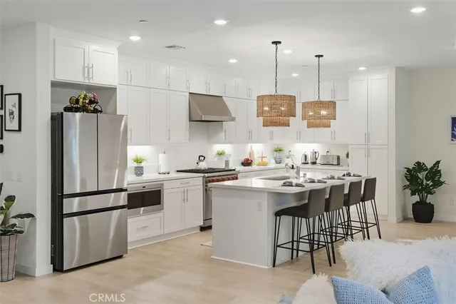 $950,000 | 20912 Silvergate Way, Newhall, CA 91321