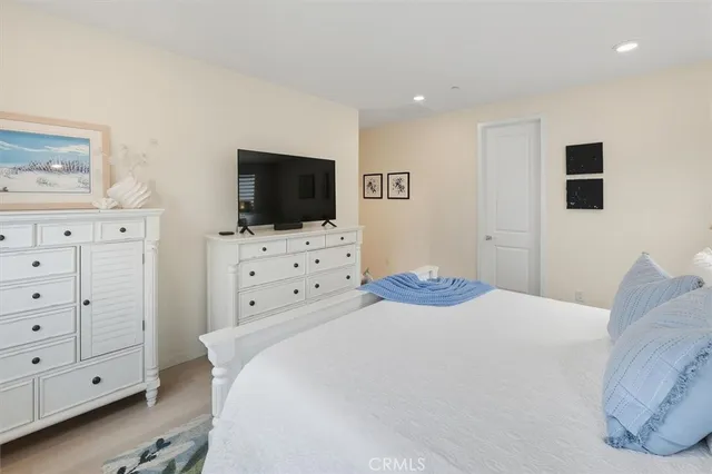 $950,000 | 20912 Silvergate Way, Newhall, CA 91321