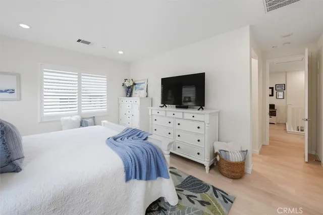 $950,000 | 20912 Silvergate Way, Newhall, CA 91321