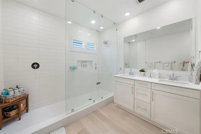 $950,000 | 20912 Silvergate Way, Newhall, CA 91321