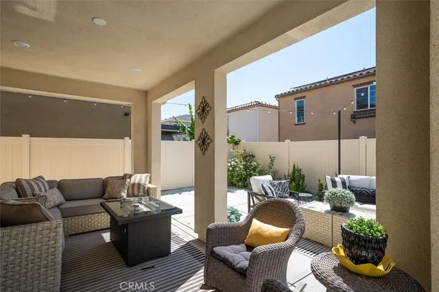 $950,000 | 20912 Silvergate Way, Newhall, CA 91321