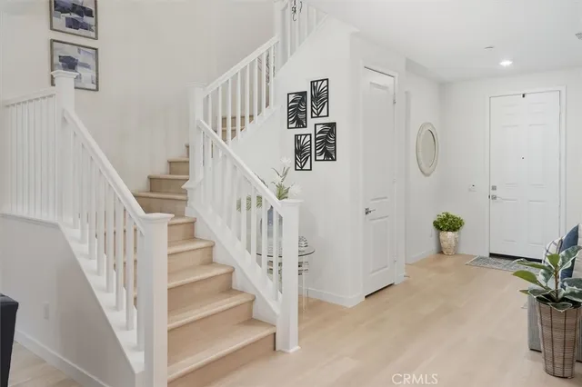 $950,000 | 20912 Silvergate Way, Newhall, CA 91321