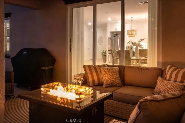 $950,000 | 20912 Silvergate Way, Newhall, CA 91321