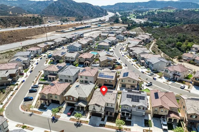 $950,000 | 20912 Silvergate Way, Newhall, CA 91321