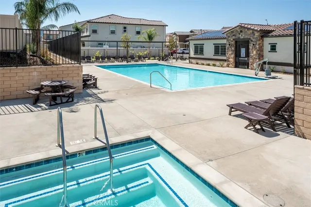 $950,000 | 20912 Silvergate Way, Newhall, CA 91321