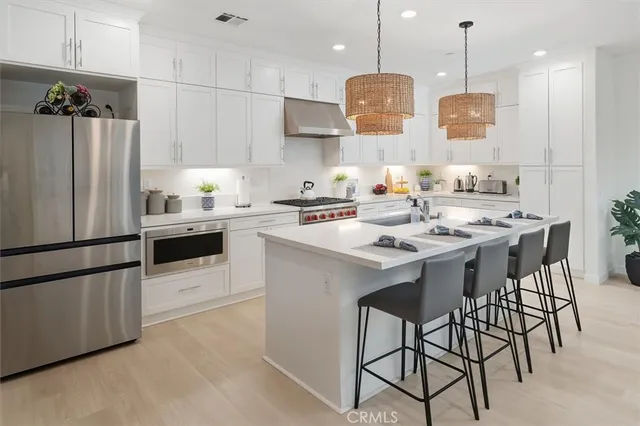 $950,000 | 20912 Silvergate Way, Newhall, CA 91321