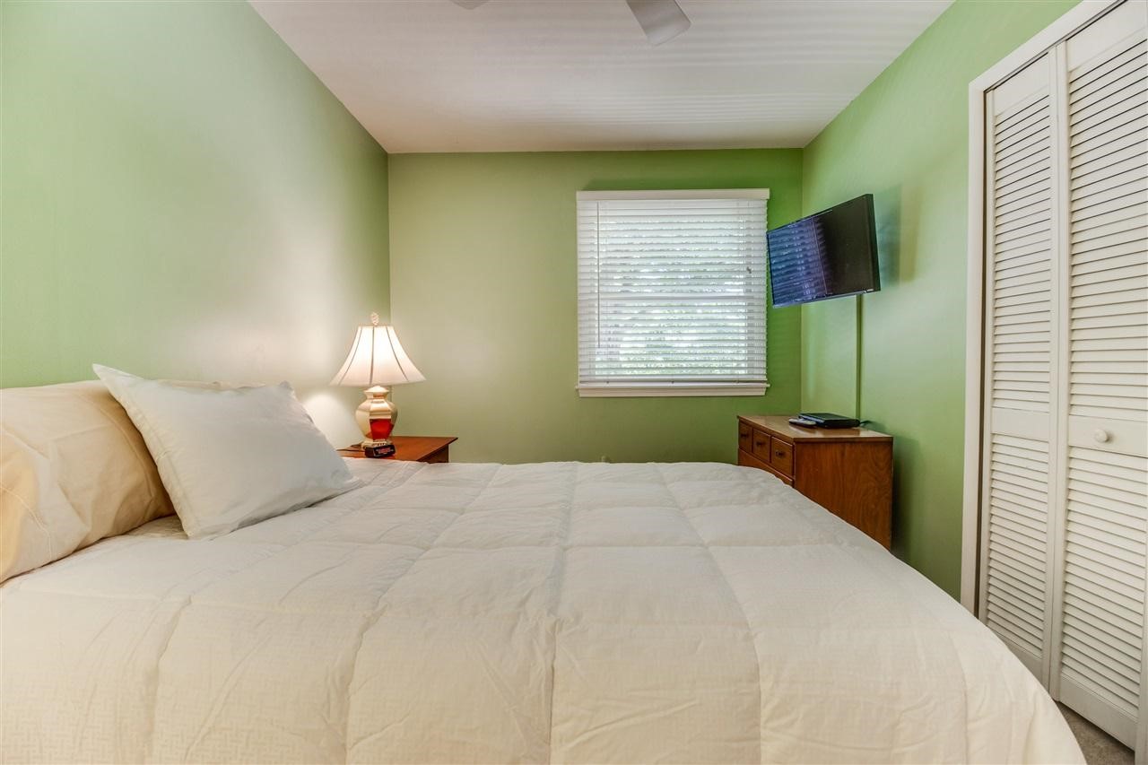 1030 Stonehenge Road Flint, MI 48532 - Photo 21 of 36 21468236-20.JPG