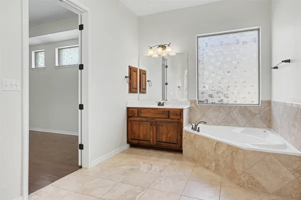 $650,000 | 1020 Winding Way Drive, Georgetown, TX 78628