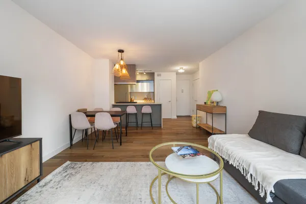 $5,200 | 225 Rector Place, Unit 3R | Battery Park City