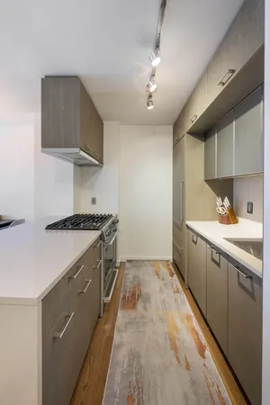 $5,200 | 225 Rector Place, Unit 3R | Battery Park City