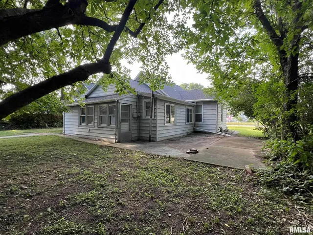 $74,000 | 809 West Jefferson Street, Macomb, IL 61455