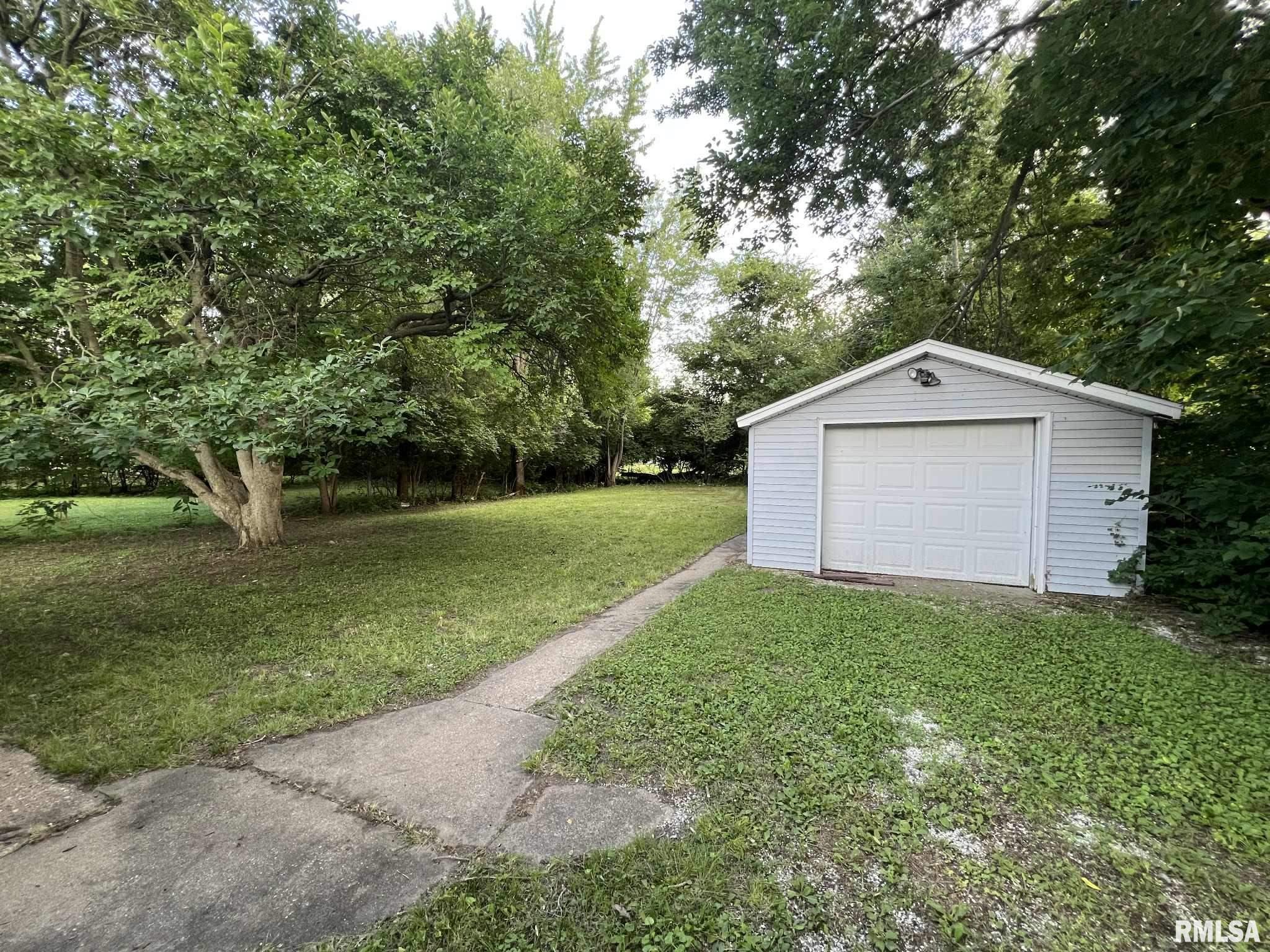 809 West Jefferson Street Macomb, IL 61455 - Photo 5 of 16