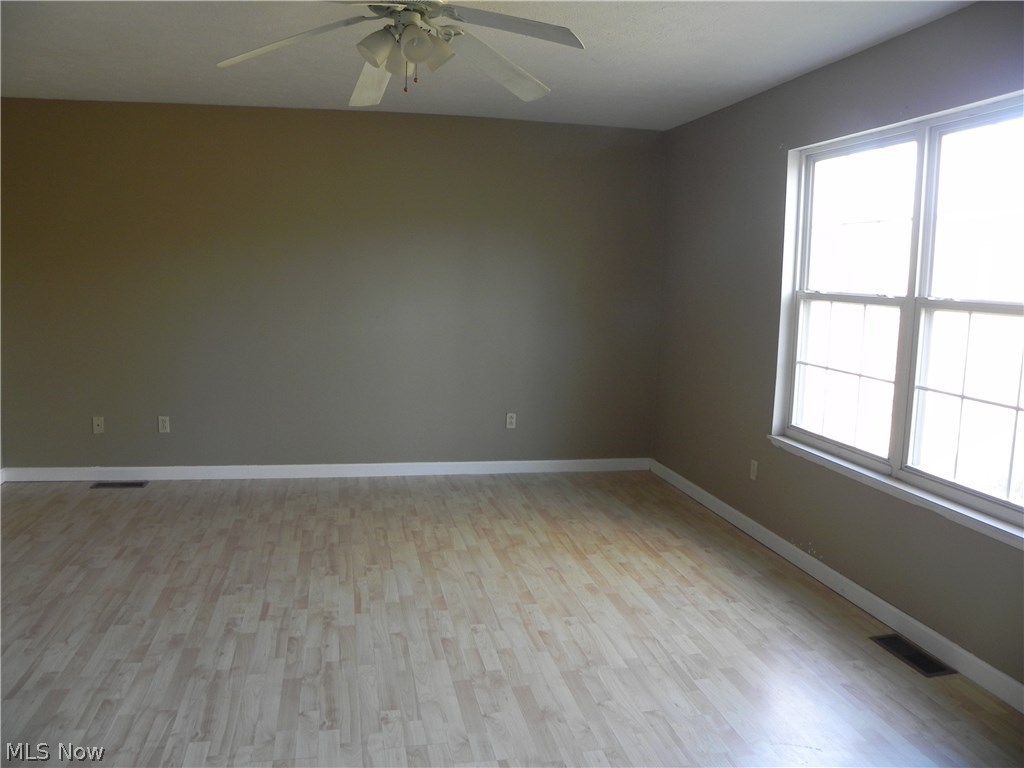 19519 Marvin Road Cleveland, OH 44128 - Photo 5 of 10 Gallery Image 5