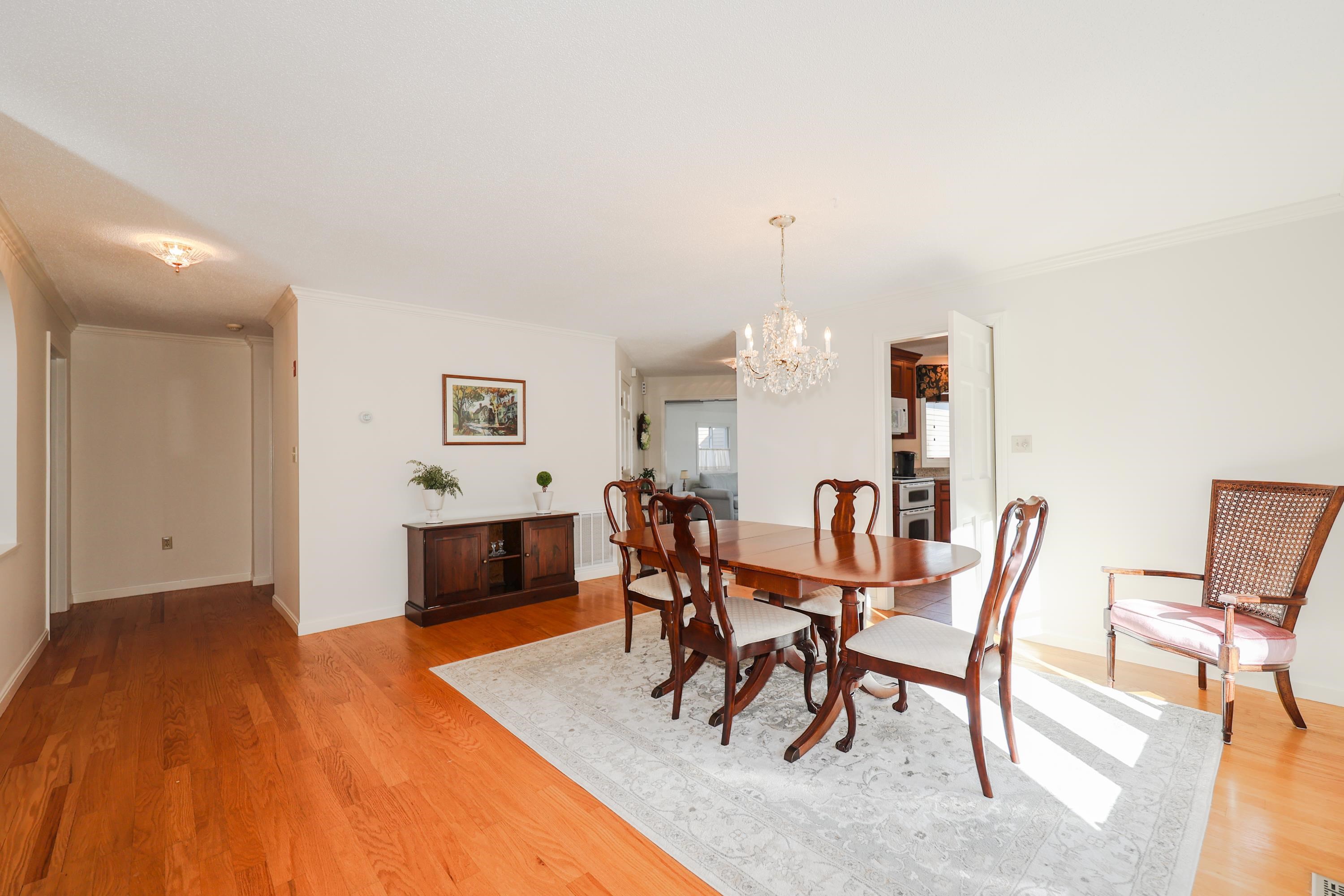 554 Straw Hill Road Manchester, NH 03104 - Photo 13 of 36