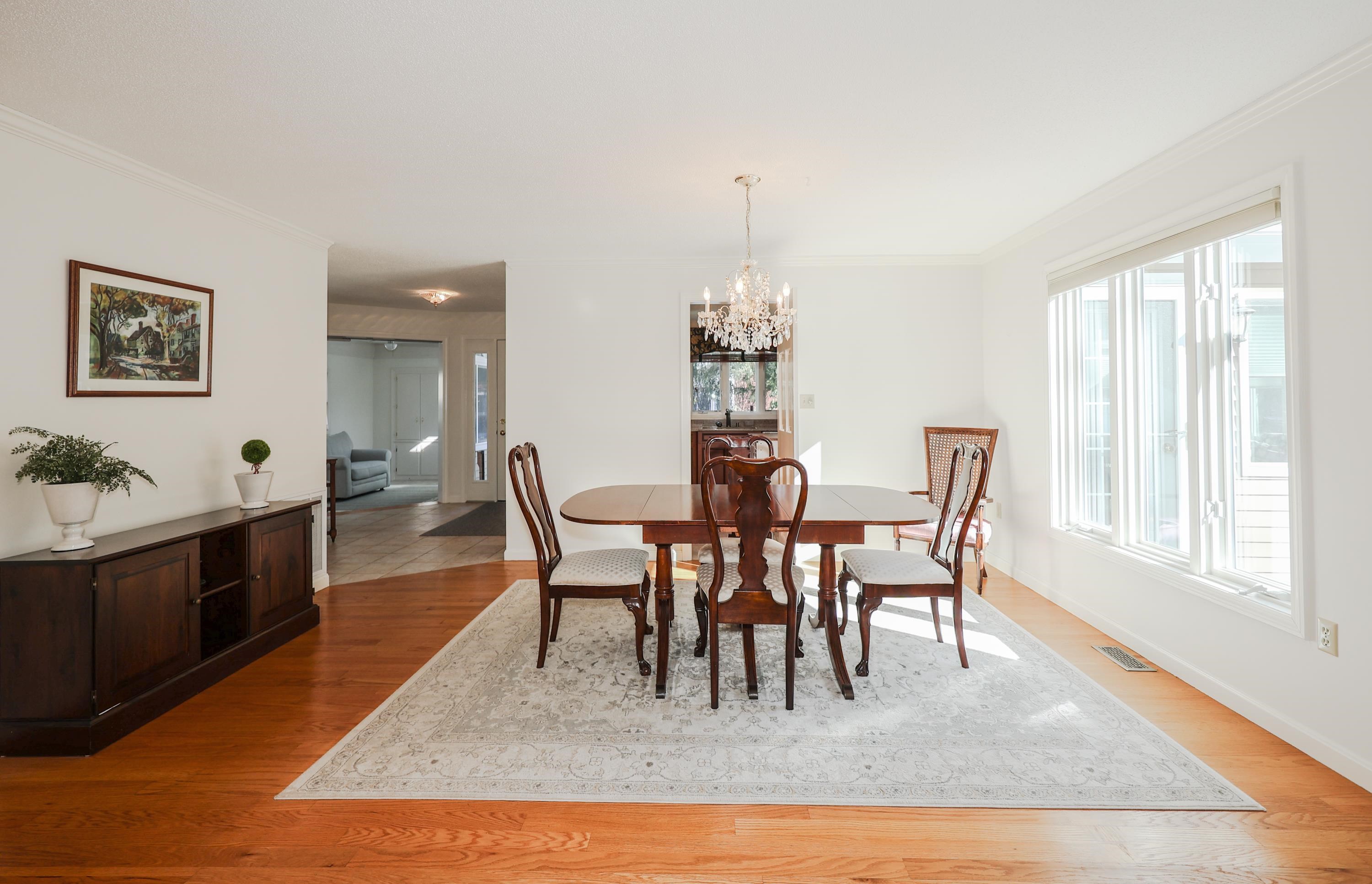 554 Straw Hill Road Manchester, NH 03104 - Photo 6 of 36