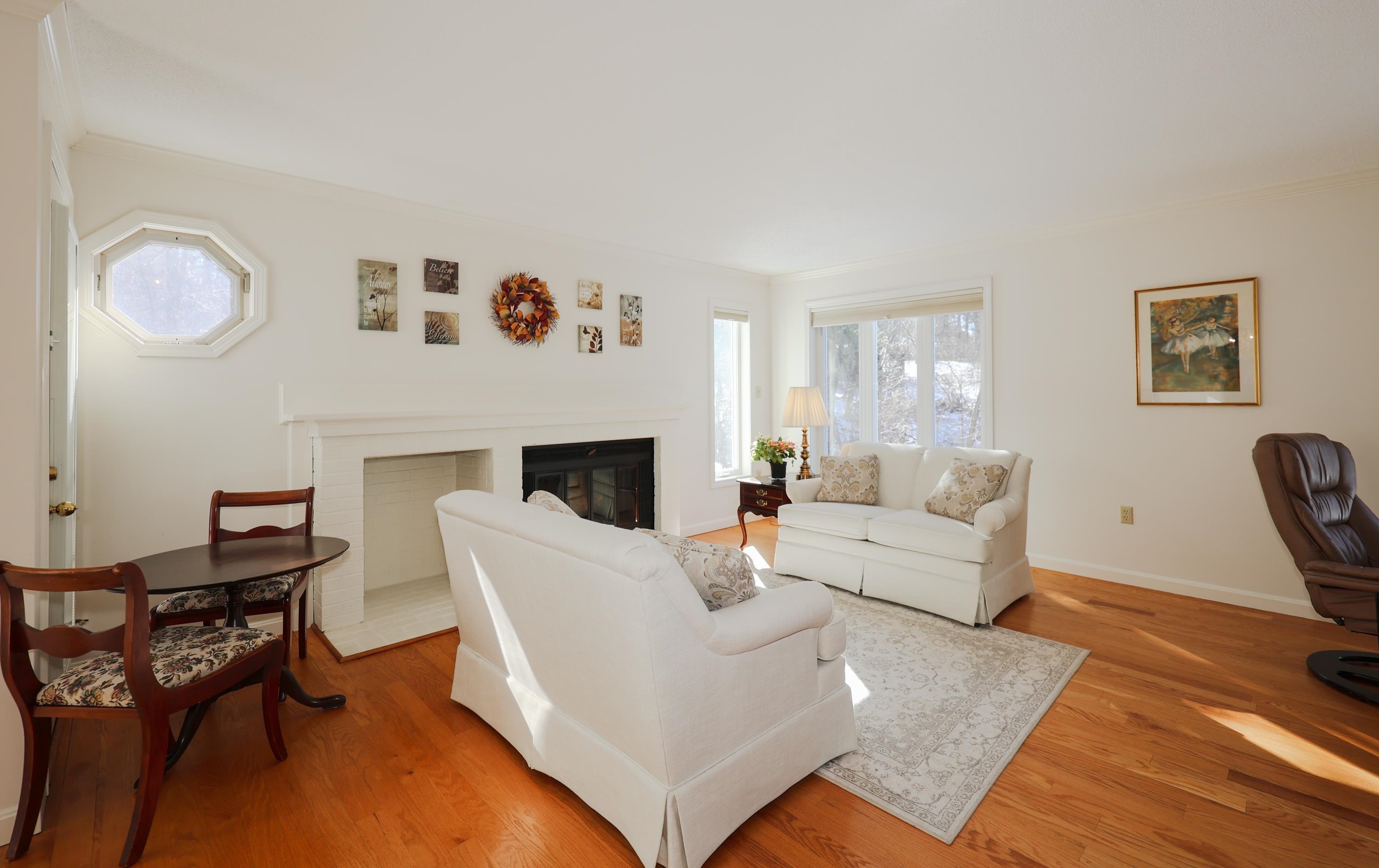 554 Straw Hill Road Manchester, NH 03104 - Photo 7 of 36