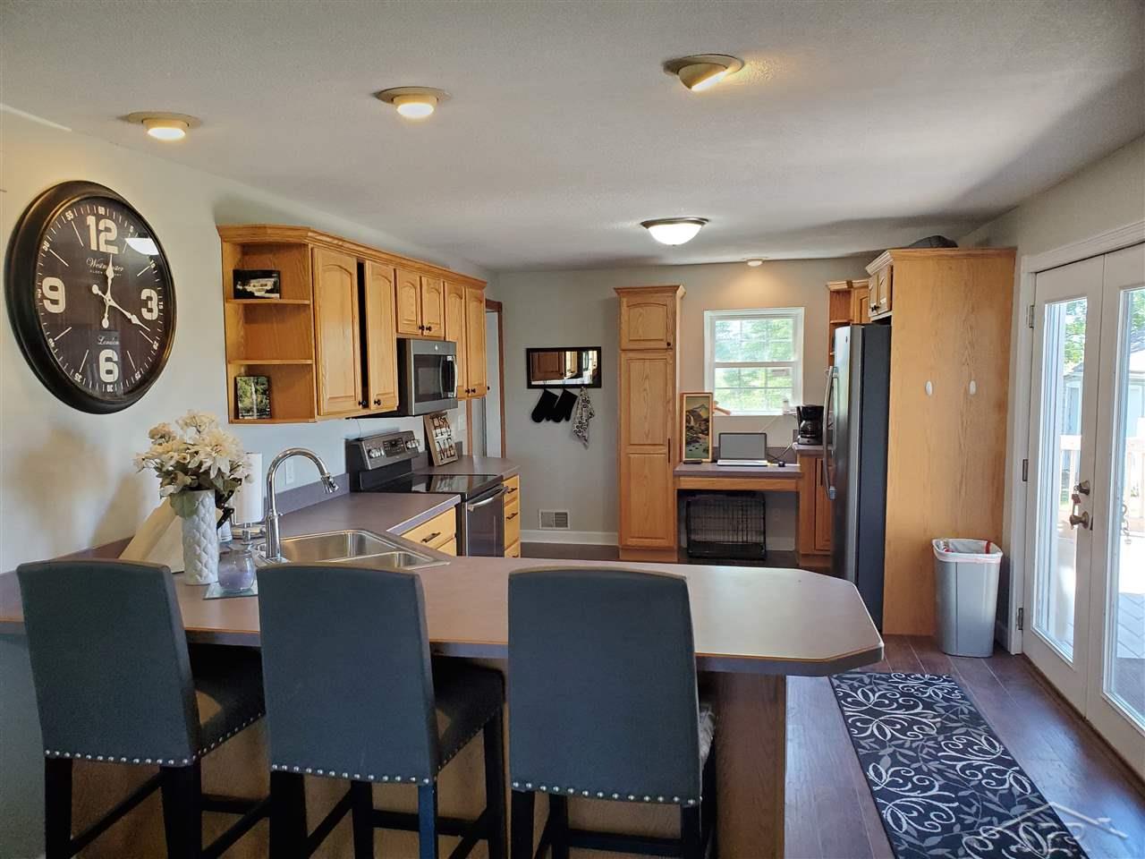 6285 North Center Road Saginaw, MI 48604 - Photo 20 of 28 50012815-19.JPG
