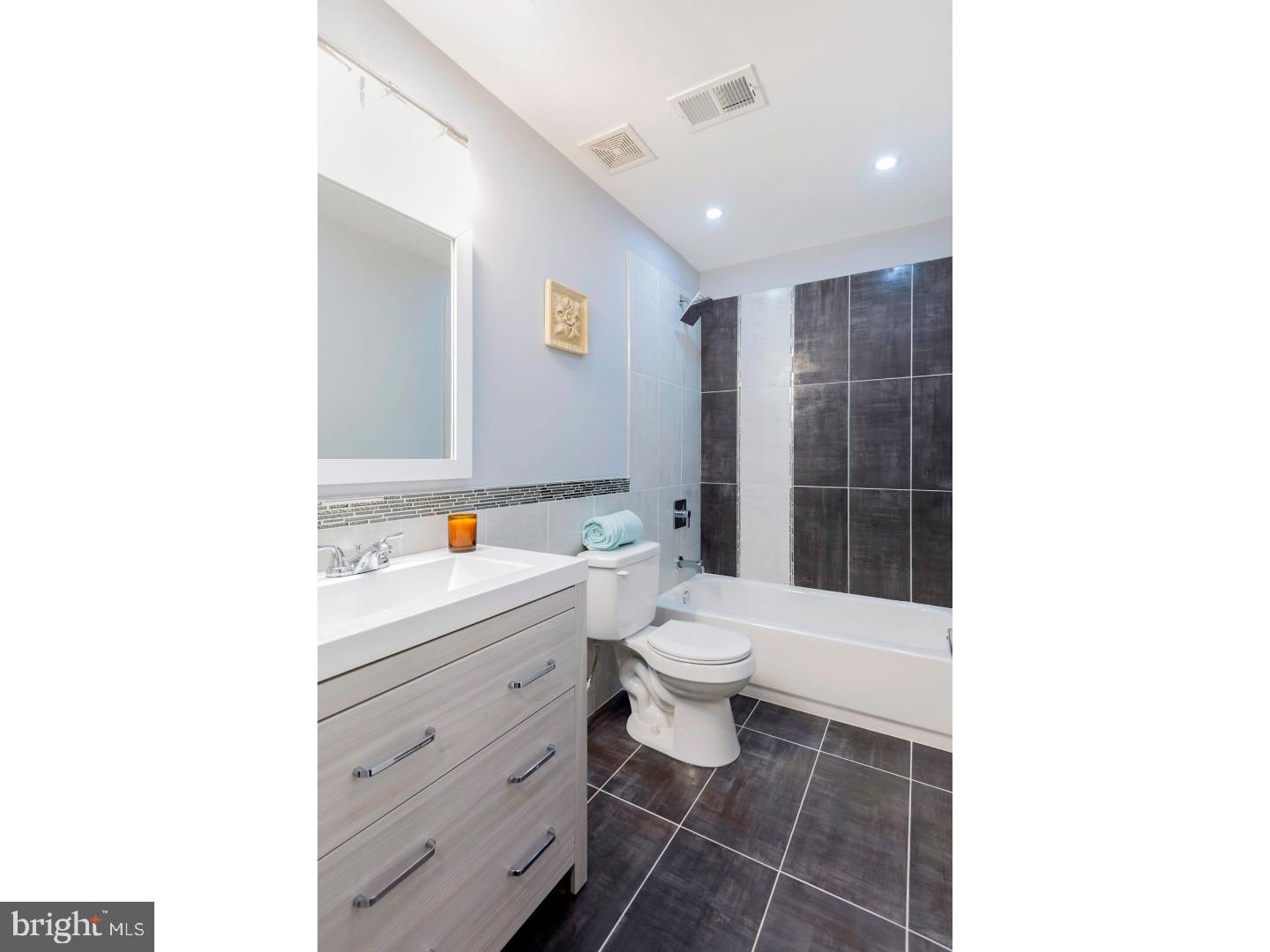 2311 Tasker Street Philadelphia, PA 19145 - Photo 12 of 23 Gallery Image 12