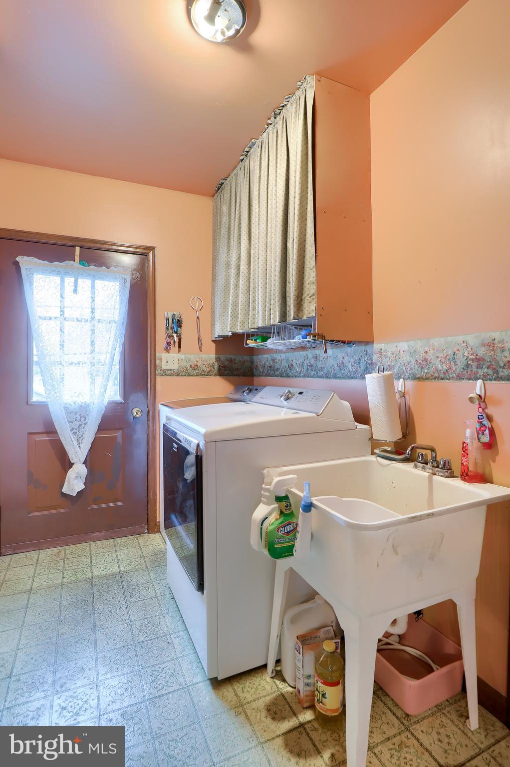 220 Weaver Drive Lititz, PA 17543 - Photo 16 of 33 Gallery Image 16