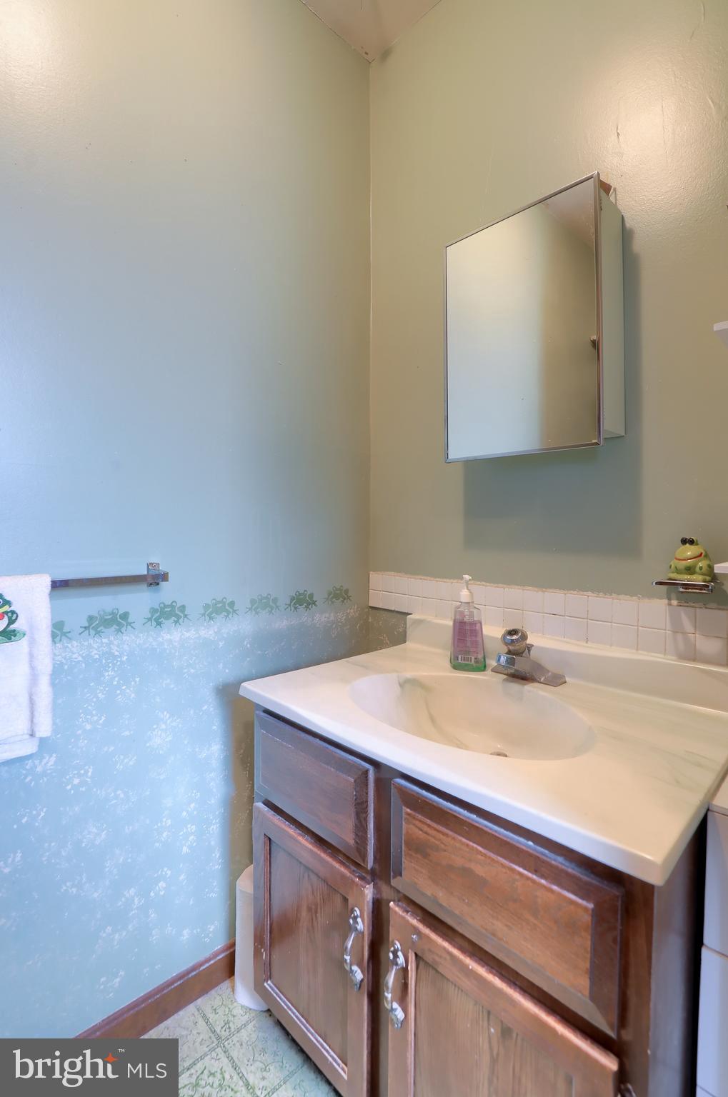 220 Weaver Drive Lititz, PA 17543 - Photo 17 of 33 Gallery Image 17