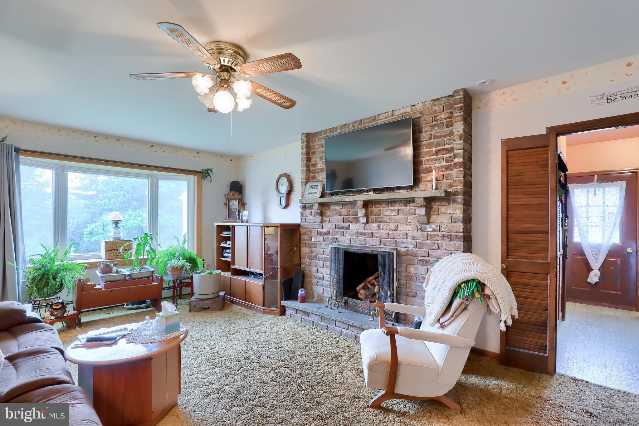 220 Weaver Drive Lititz, PA 17543 - Photo 4 of 33 Gallery Image 4